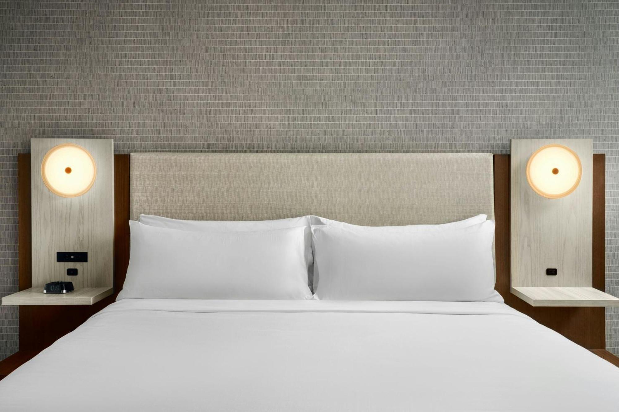The National Landing Hotel Crystal City Арлингтон Экстерьер фото